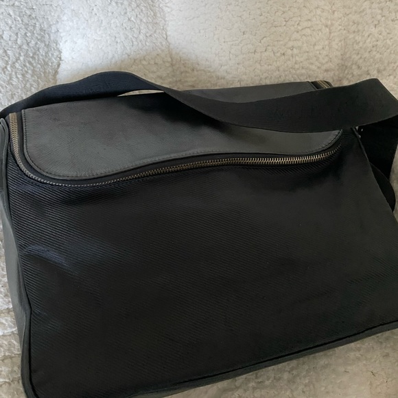 Louis Vuitton canvas and leather messenger bag - Picture 8 of 12